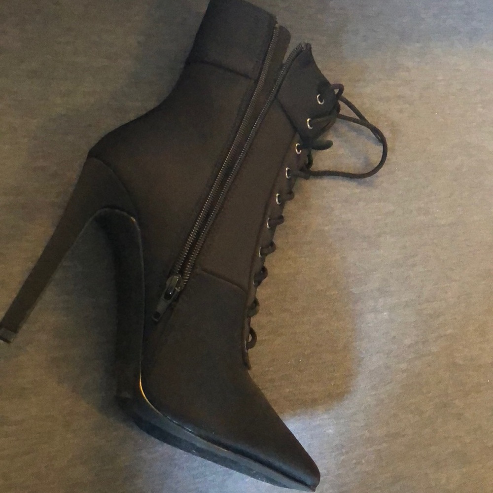 Heels - Picture 2 of 3